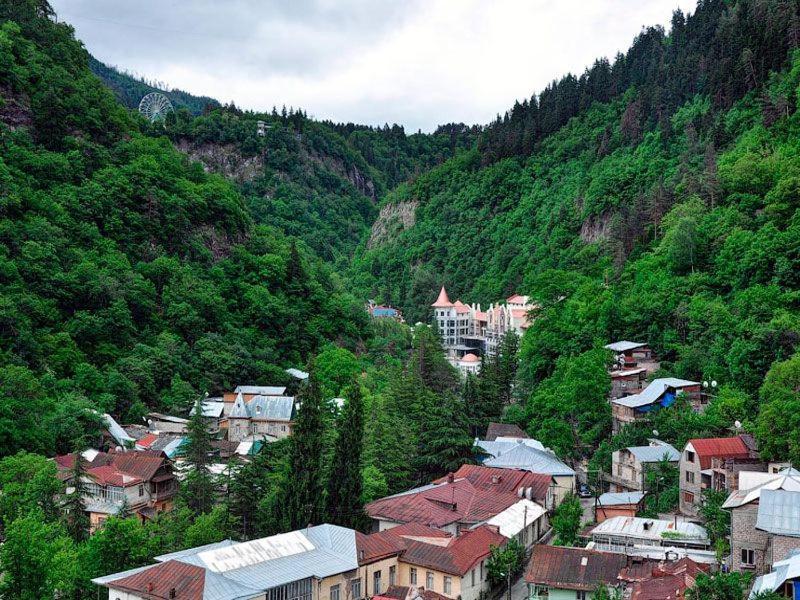 Holiday Borjomi Qvibisi Eksteriør billede